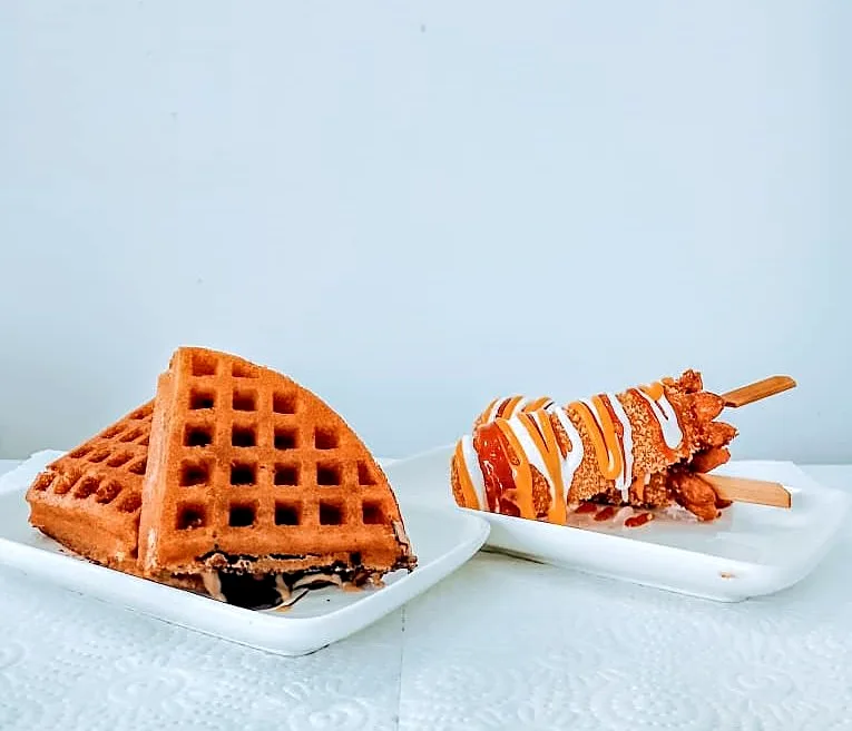 Corndog + Waffles di Cabin Rose Station